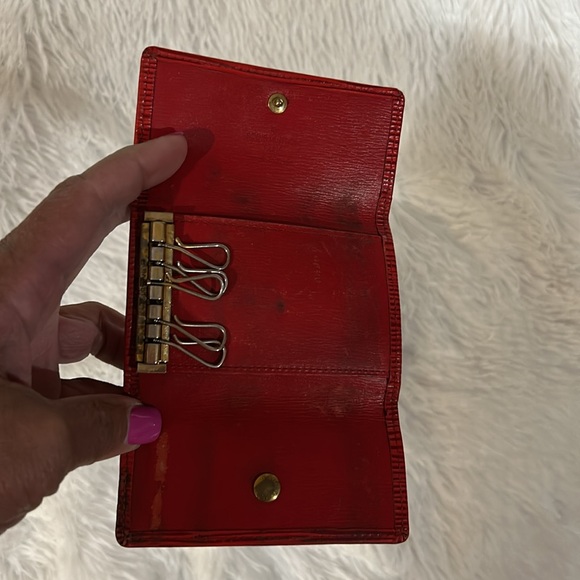 Louis Vuitton Key case. Red Epi Leather - Picture 4 of 6